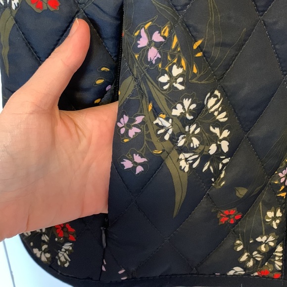 Joe Fresh quilted floral vest - Picture 6 of 7